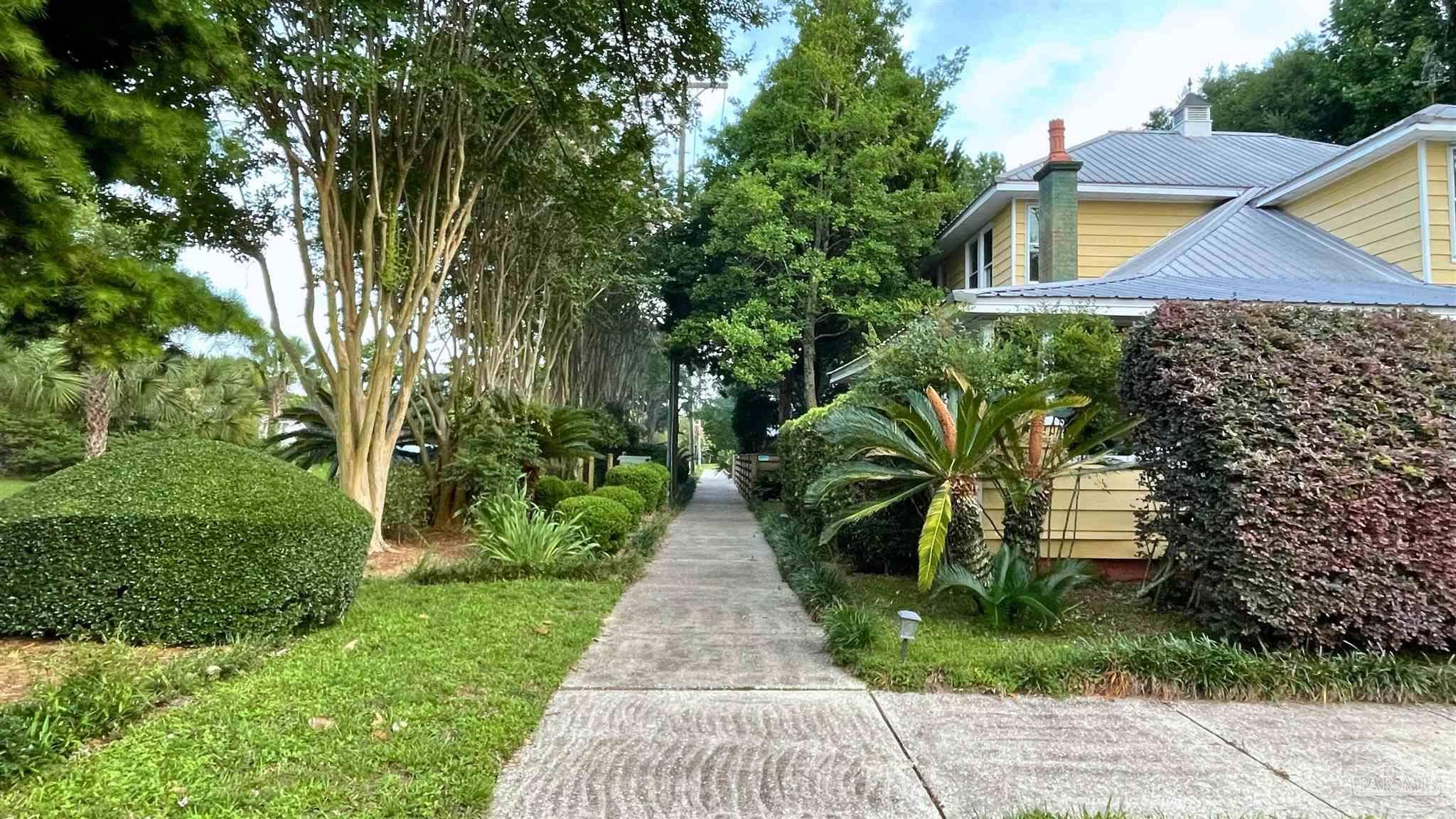Pensacola, FL 32501,1519 E Desoto St
