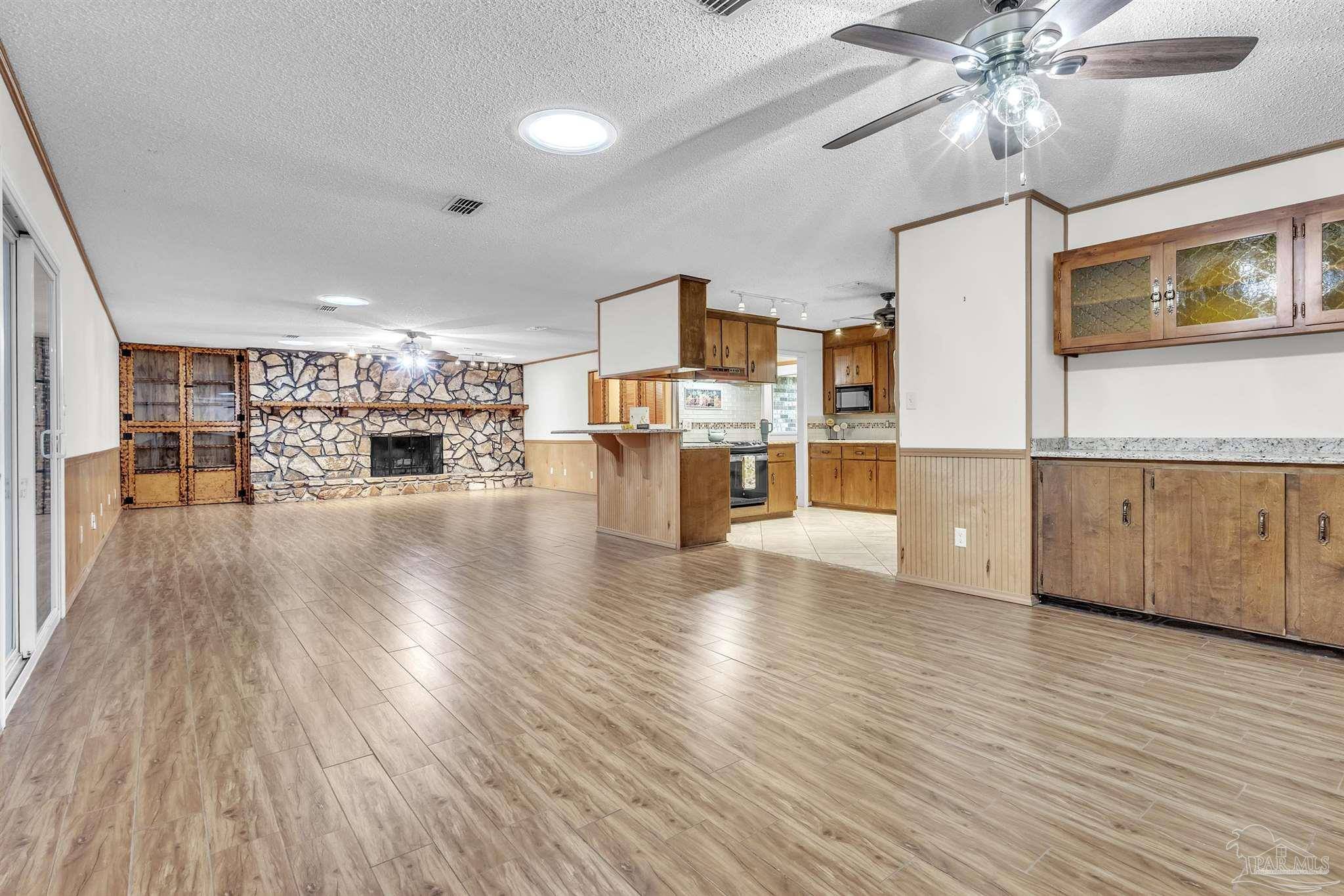 Cantonment, FL 32533,465 Man O War Cir