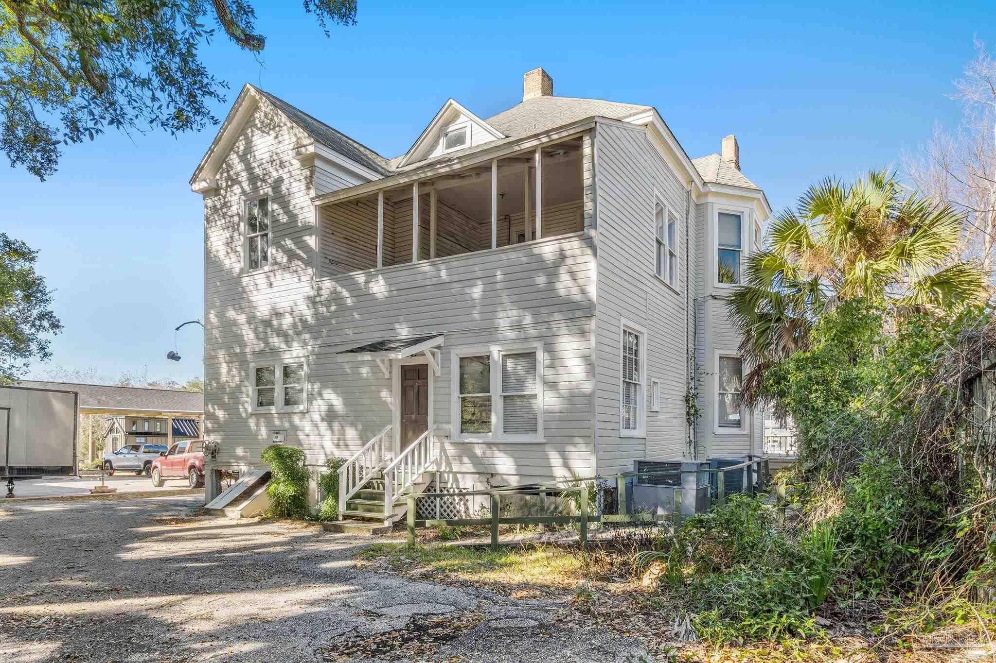 Pensacola, FL 32501,17 W Cervantes
