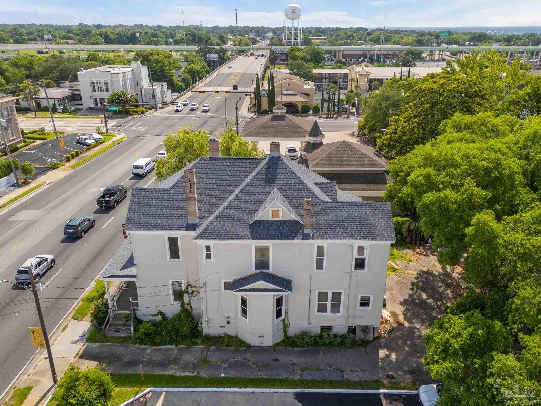 Pensacola, FL 32501,17 W Cervantes