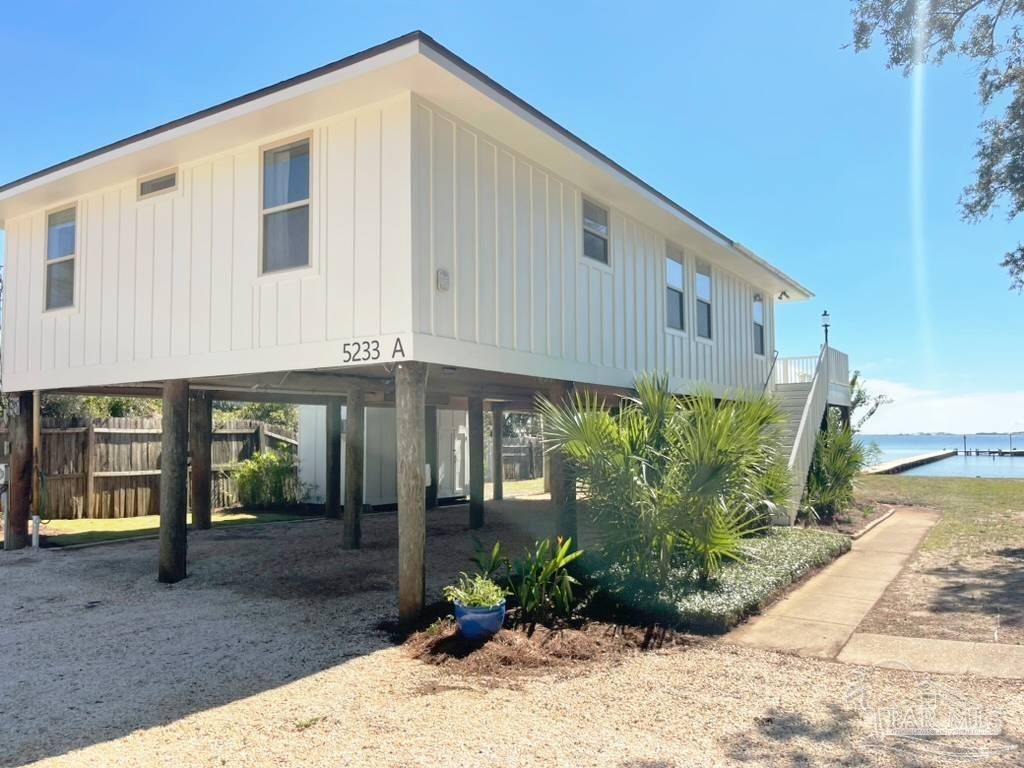Gulf Breeze, FL 32563,5233 Soundside Dr