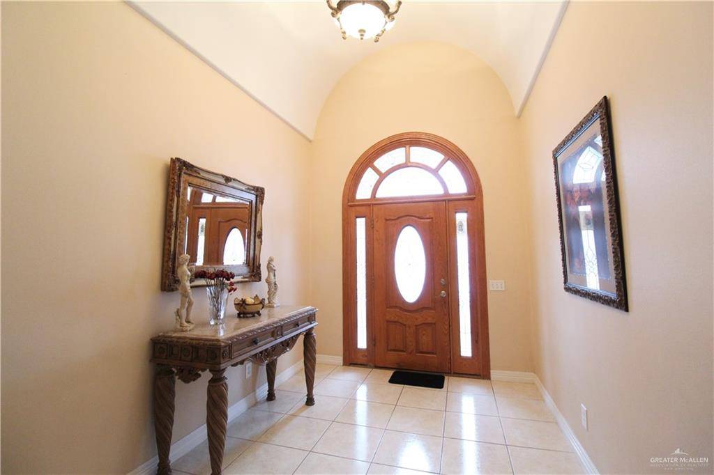 La Joya, TX 78560,240 Ebano CIR