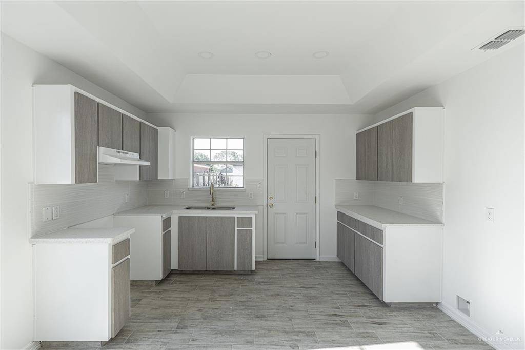 Brownsville, TX 78526,2040 Carranza ST