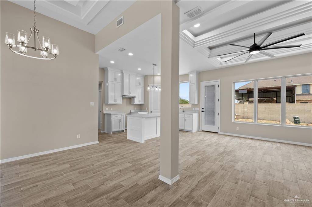 Rio Grande City, TX 78582,5112 Blackbird ST