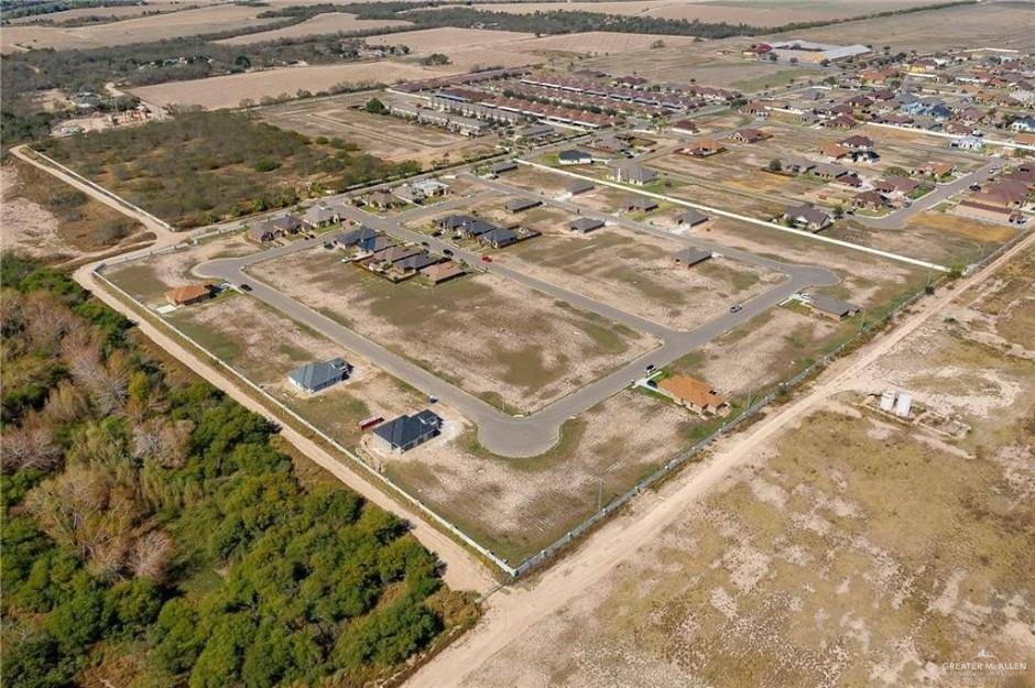 Rio Grande City, TX 78582,202 Paradise ST