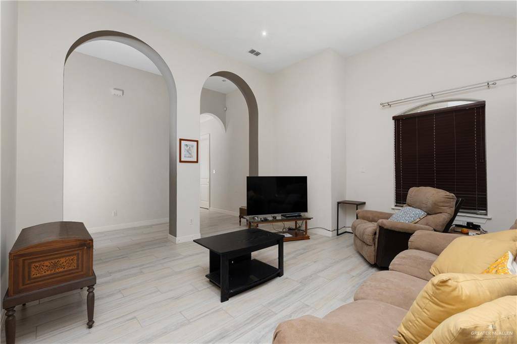 Hidalgo, TX 78557,210 N 18th ST