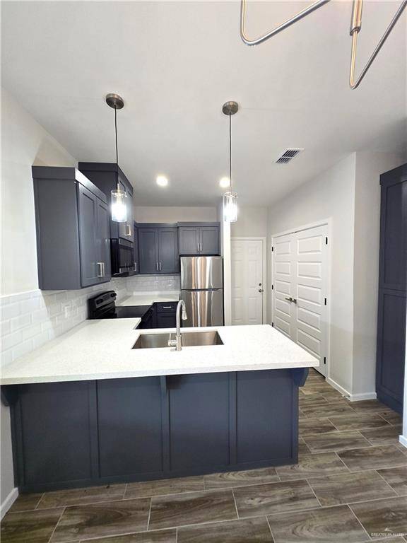 Edinburg, TX 78541,913 N Clarence AVE #3