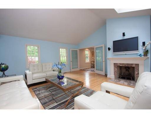 Longmeadow, MA 01106,38 Twinbrook Circle