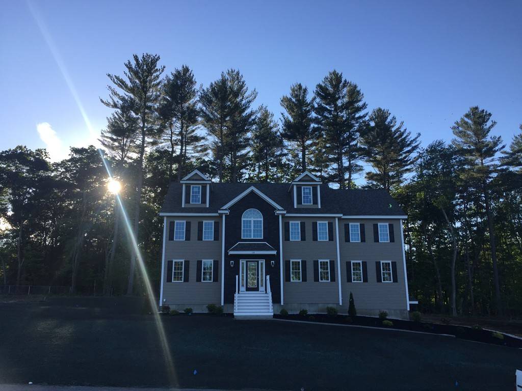 Billerica, MA 01821,14 Hemlock Lane