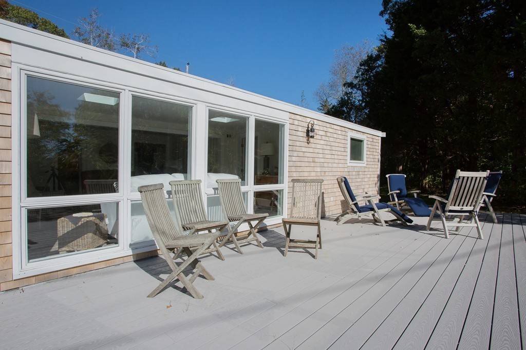 Mattapoisett, MA 02739,21 Meadowbrook Ln