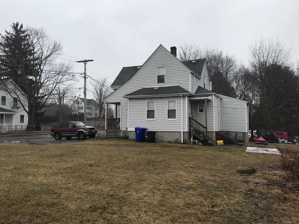 Taunton, MA 02780,13 Riverview St