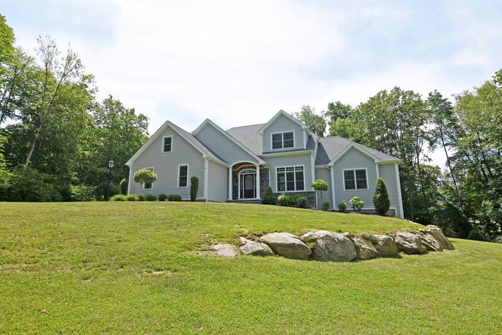 Westport, MA 02790,8 Tupelo Rd