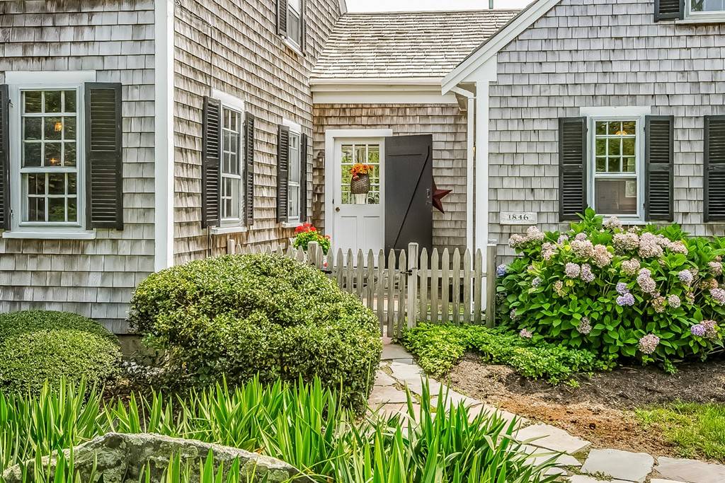 Dennis, MA 02660,338 Main