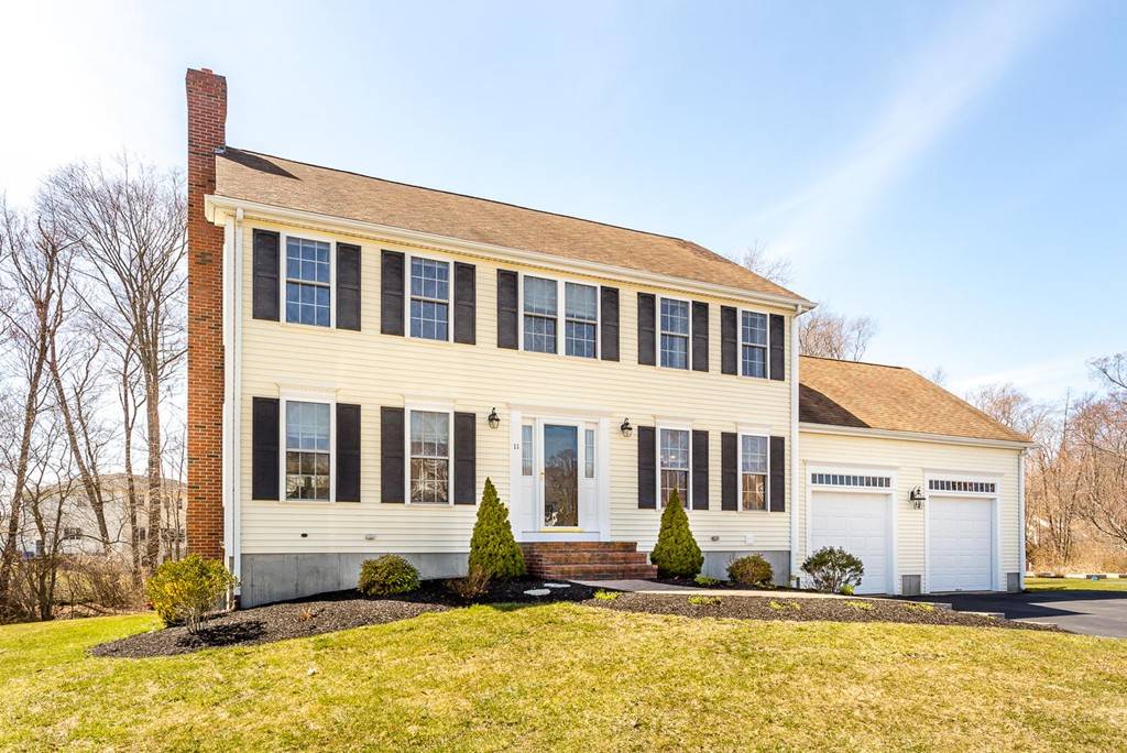 Whitman, MA 02382,11 Fieldstone Cir