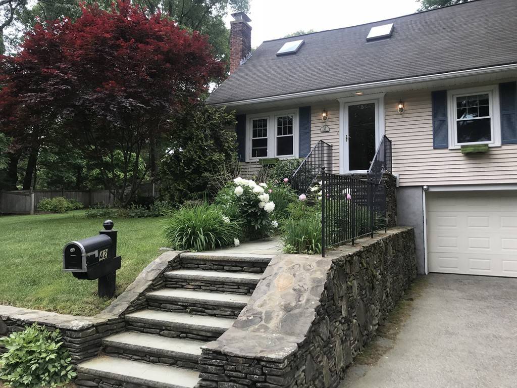 Wellesley, MA 02482,42 Overbrook Dr