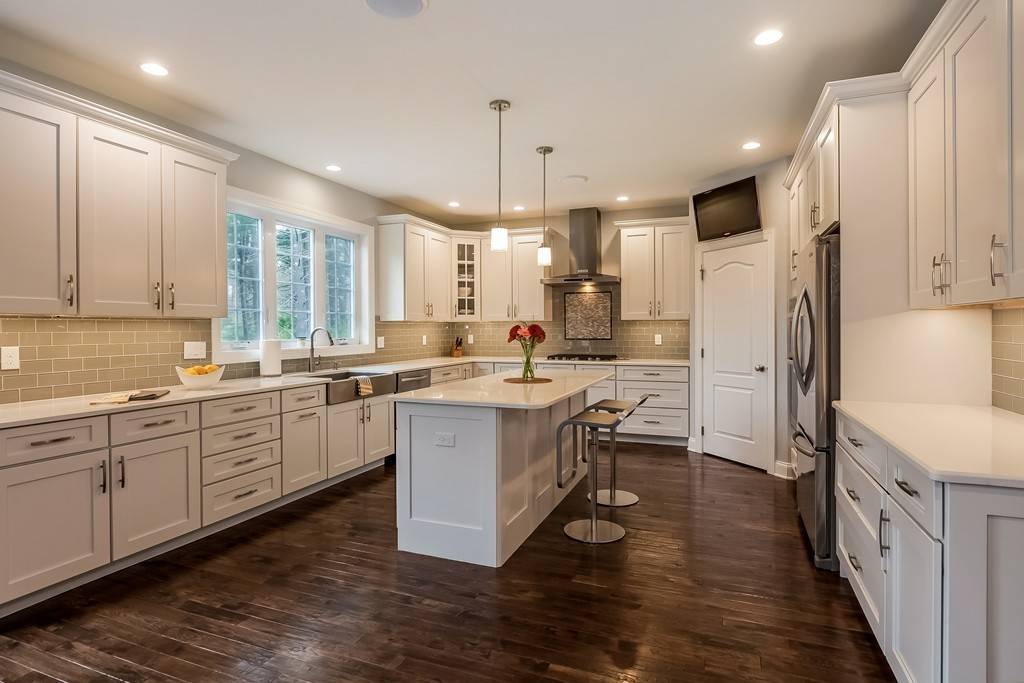 Walpole, MA 02081,5 Shady Lane