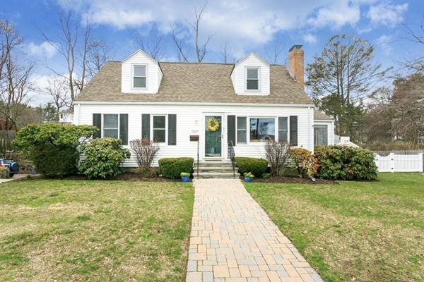 Needham, MA 02492,1019 Greendale Ave