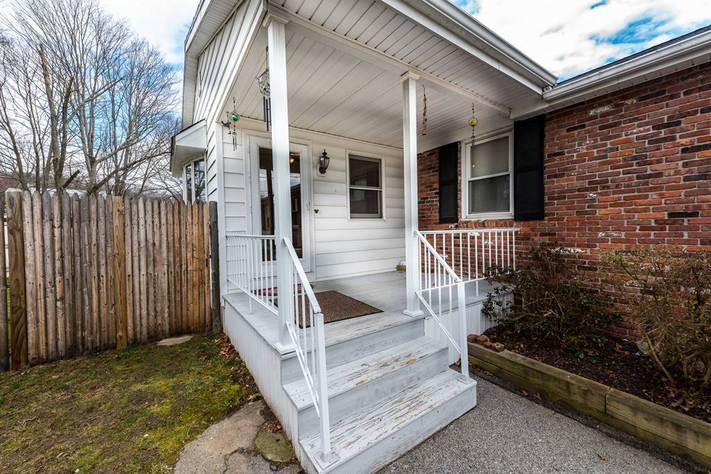 North Attleboro, MA 02760,40 Smith Street