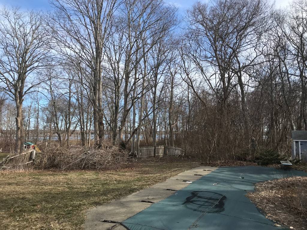 Fairhaven, MA 02719,283 Sconticut Neck Rd