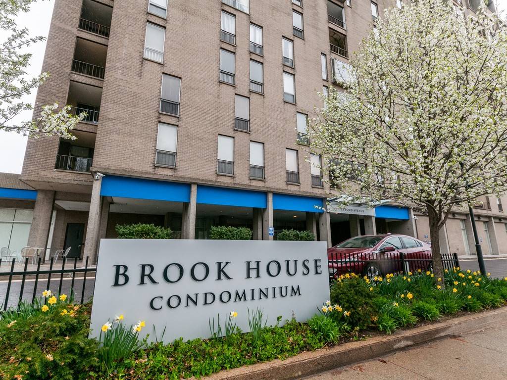 Brookline, MA 02445,33 Pond Avenue #520