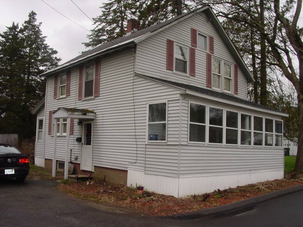 Deerfield, MA 01373,8 Braeburn Rd