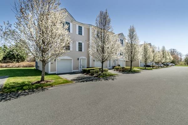 Fairhaven, MA 02719,24 Harbor Mist Drive #24