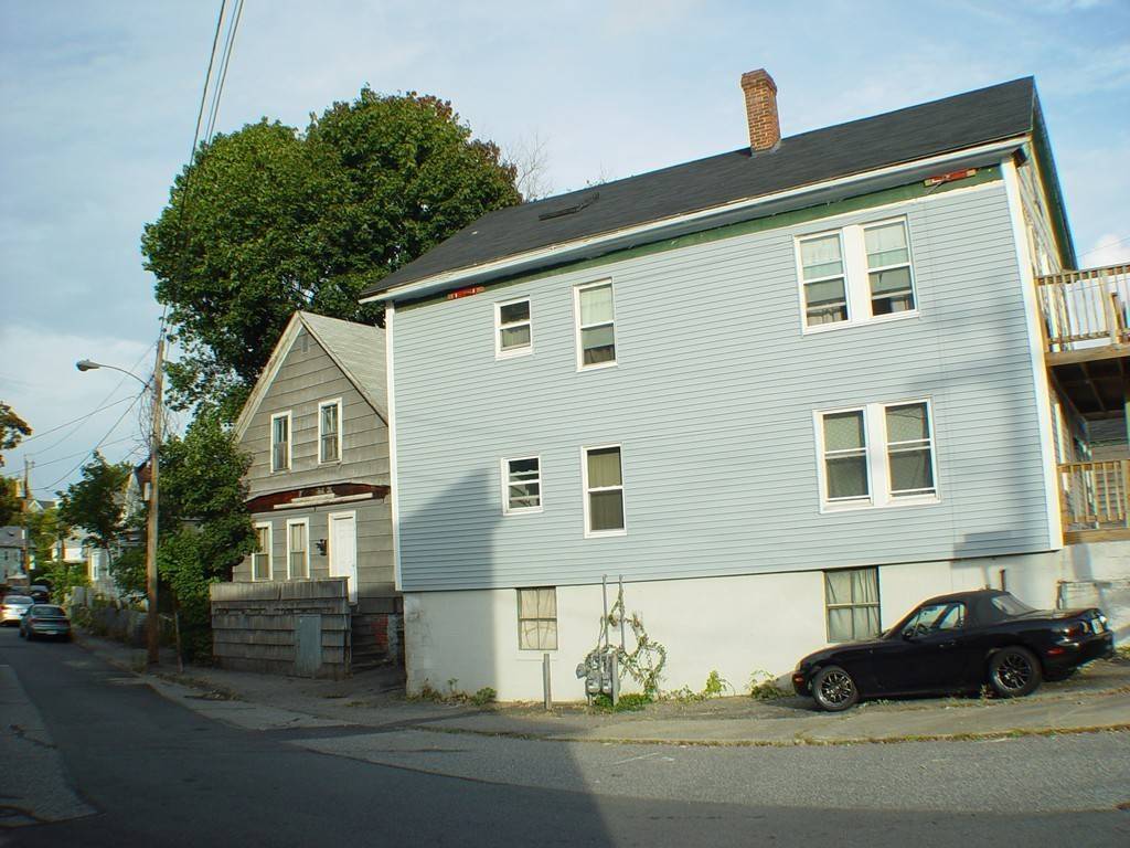 Webster, MA 01570,39 Lake St