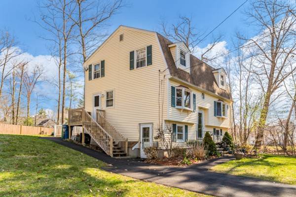 Billerica, MA 01821,24 Clarence Street