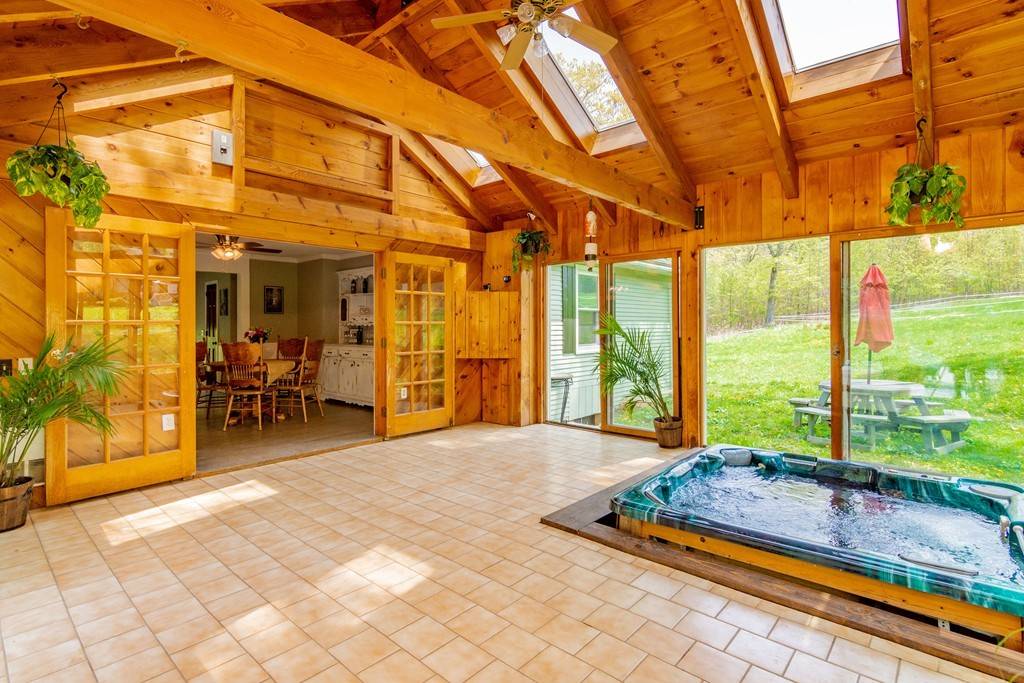 Blandford, MA 01008,4 Beagle Club Road