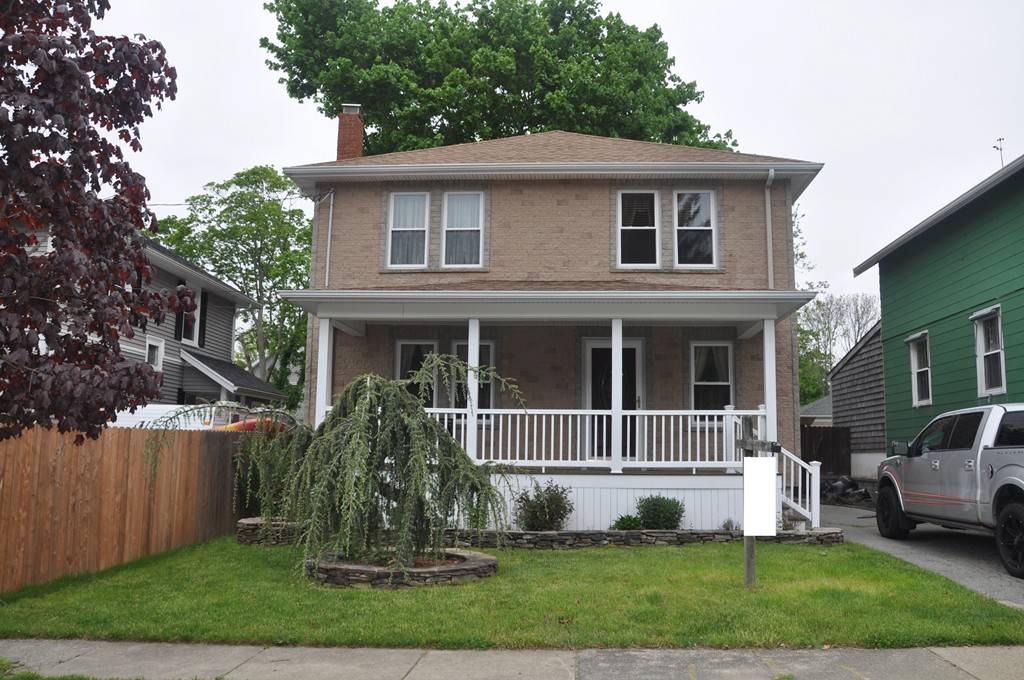 Fairhaven, MA 02719,38 Hedge Street