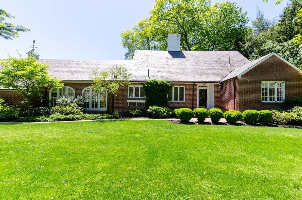 Weston, MA 02493,2 Old Colony Road