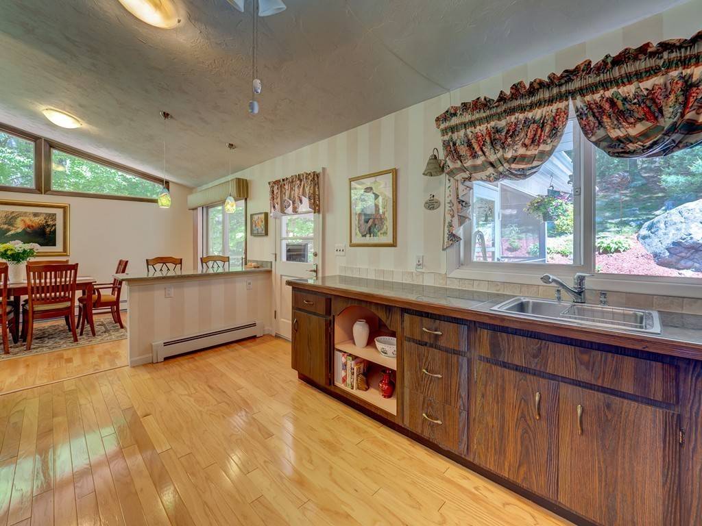 Framingham, MA 01701,25 Nixon Rd