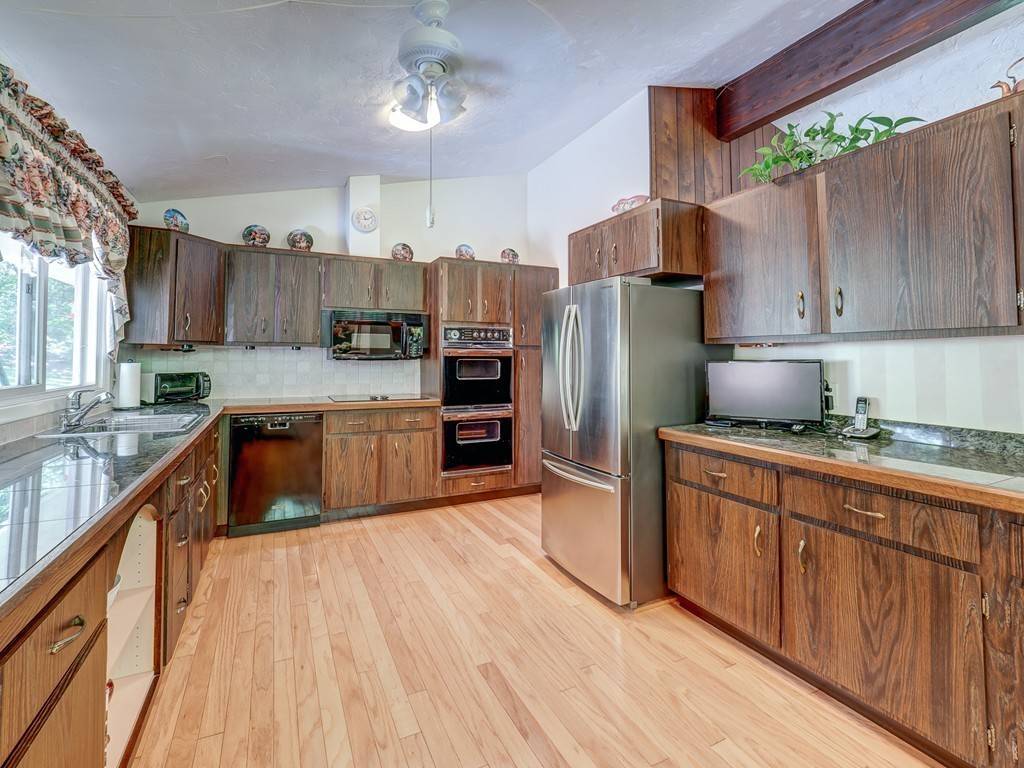 Framingham, MA 01701,25 Nixon Rd