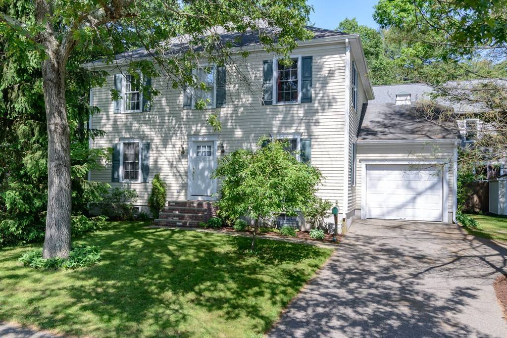 Wellesley, MA 02482,105 Overbrook Dr