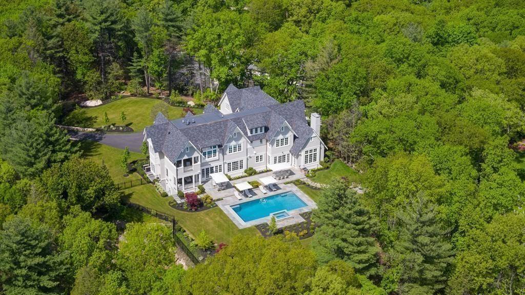 Weston, MA 02493,121 Rolling Ln