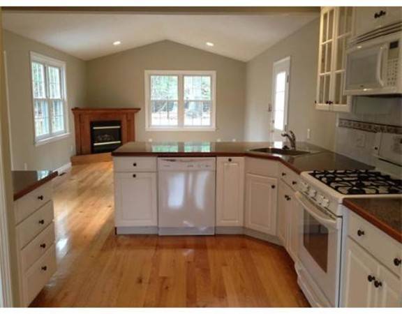 East Longmeadow, MA 01028,37 Helen Circle