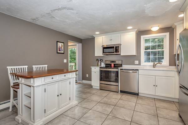 Gardner, MA 01440,70 Pearly Ln