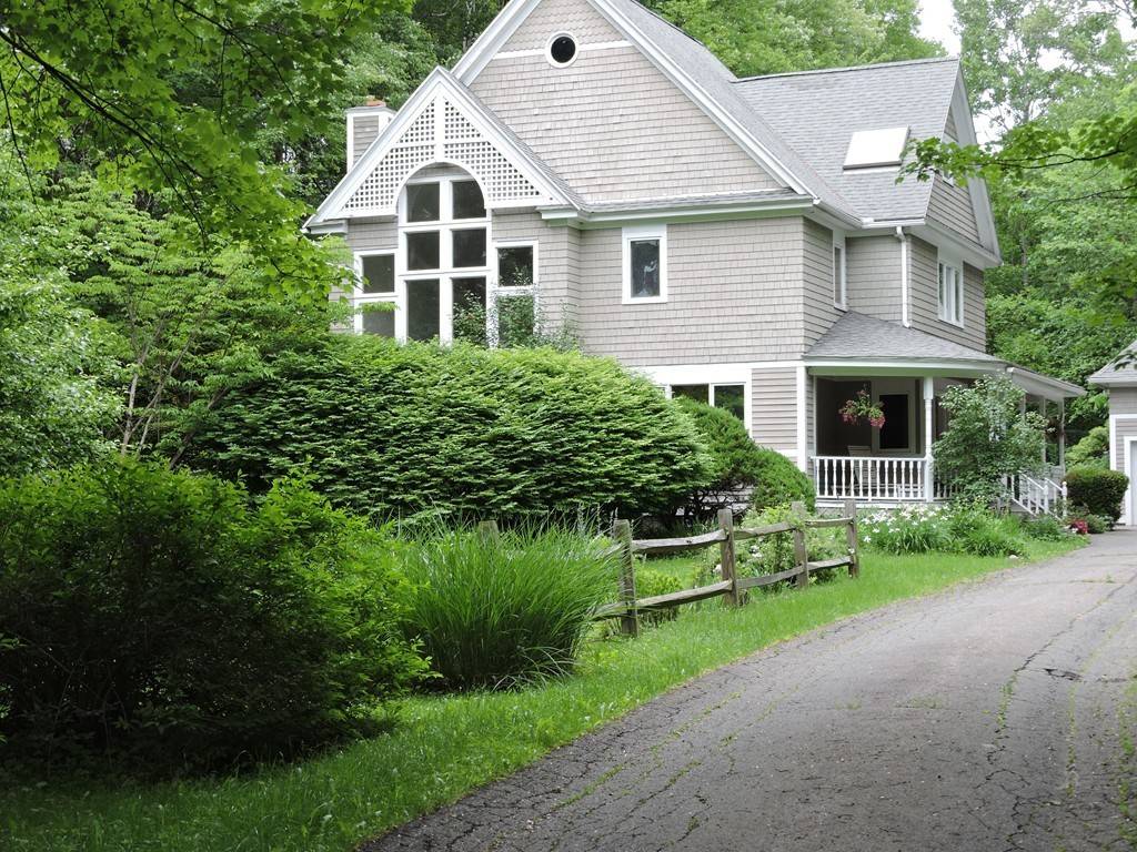 Northampton, MA 01062,77 Winterberry Ln