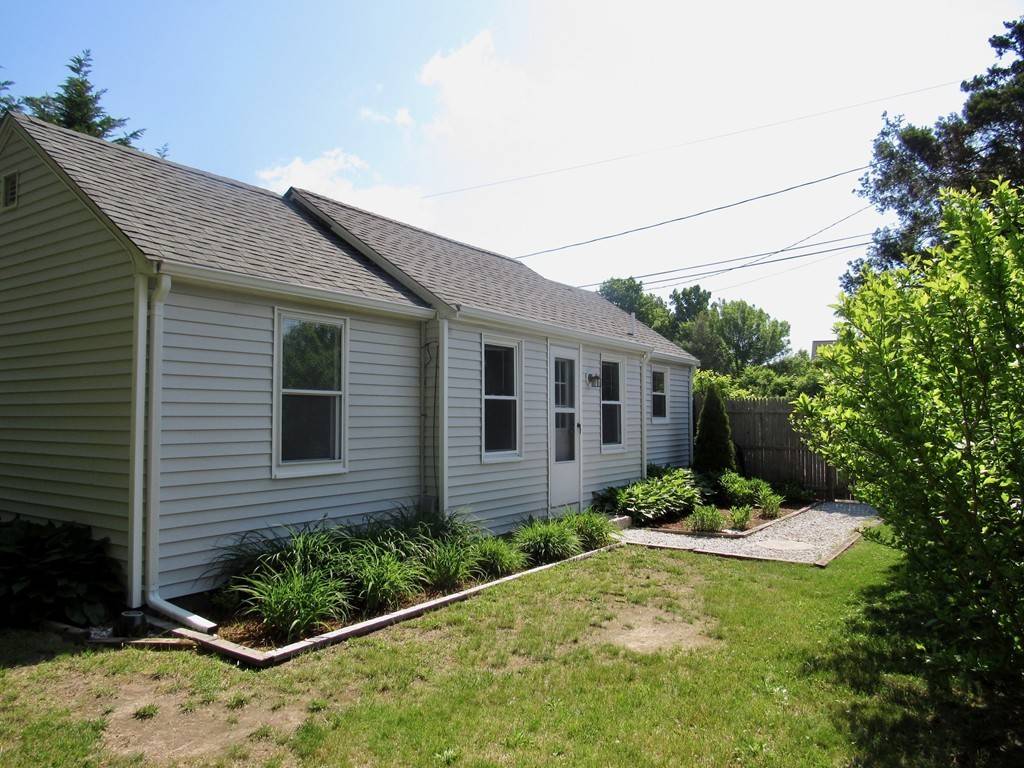 Yarmouth, MA 02673,5 College St