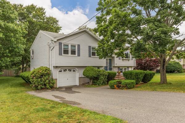 Wakefield, MA 01880,23 Sunset Dr