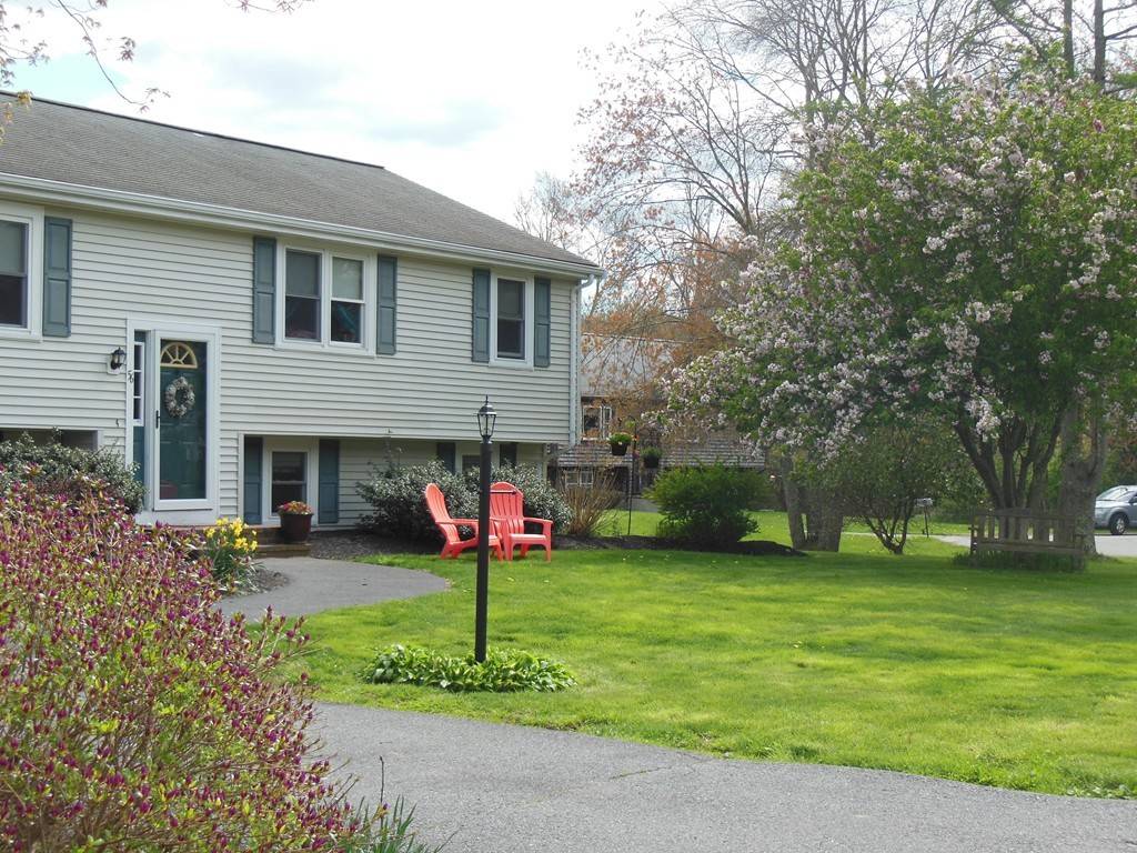 Bridgewater, MA 02324,56 Douglas Dr