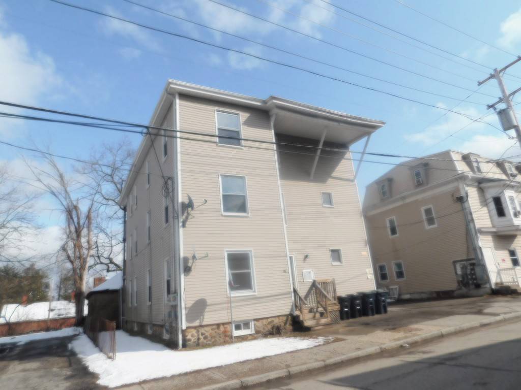 Southbridge, MA 01550,38 Pleasant St