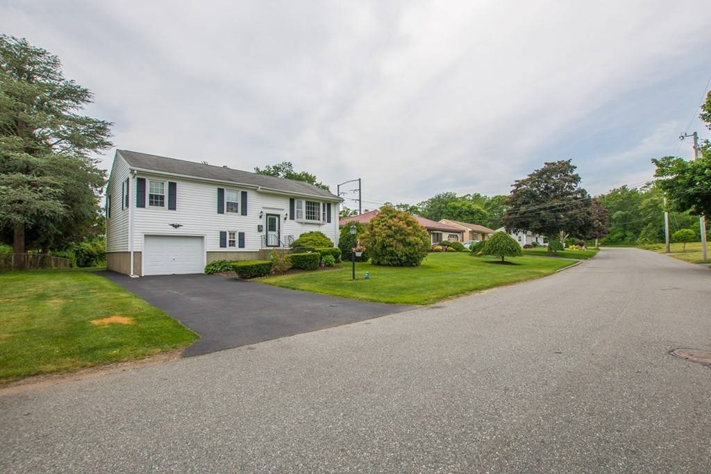 Somerset, MA 02726,107 Fordham Dr