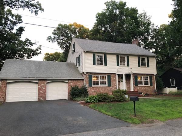 Longmeadow, MA 01106,13 Ferncroft Street