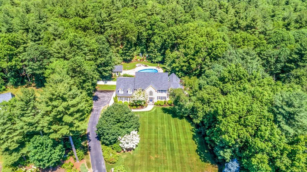 Hopkinton, MA 01748,30 Falcon Ridge Dr