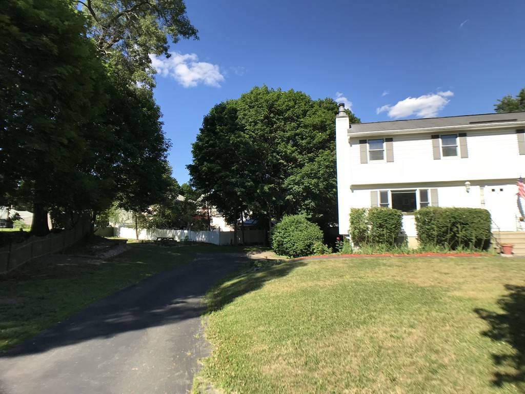 Methuen, MA 01844,17 Gervais Way #17