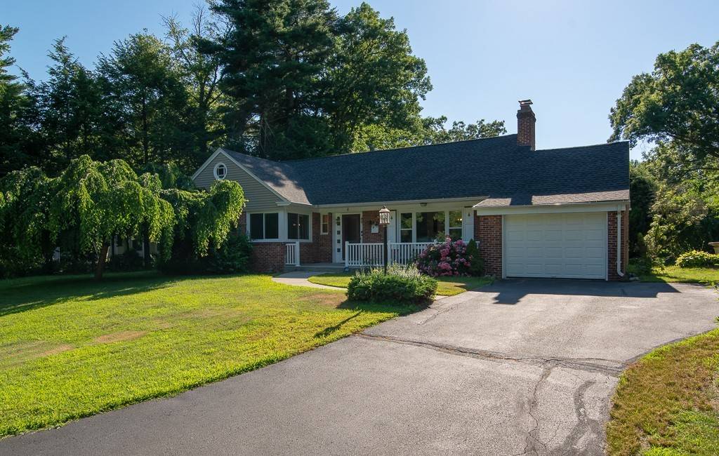 Longmeadow, MA 01106,8 Osceola Ln