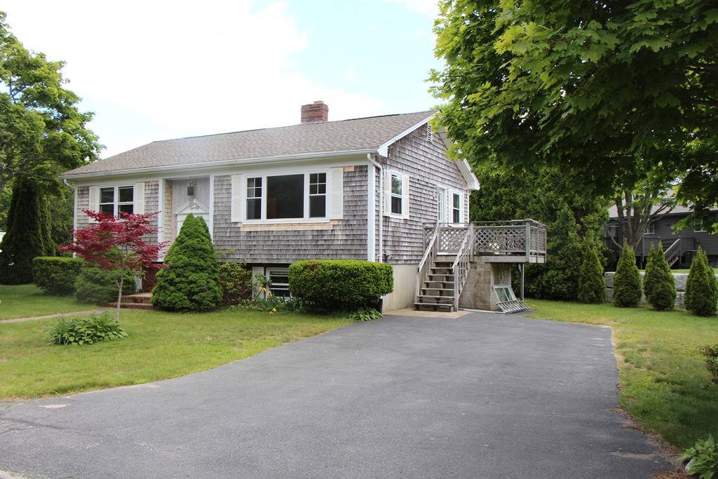 Bourne, MA 02532,8 Stackpole Cir