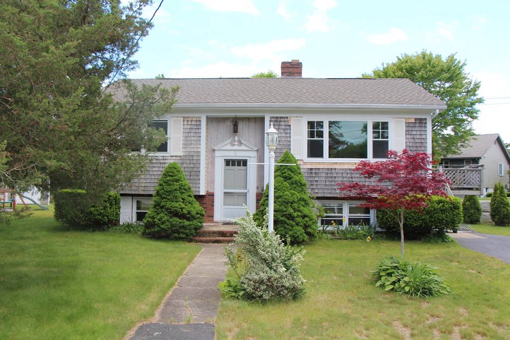 Bourne, MA 02532,8 Stackpole Cir