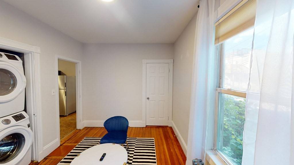 Boston, MA 02125,692 Columbia Road #1R